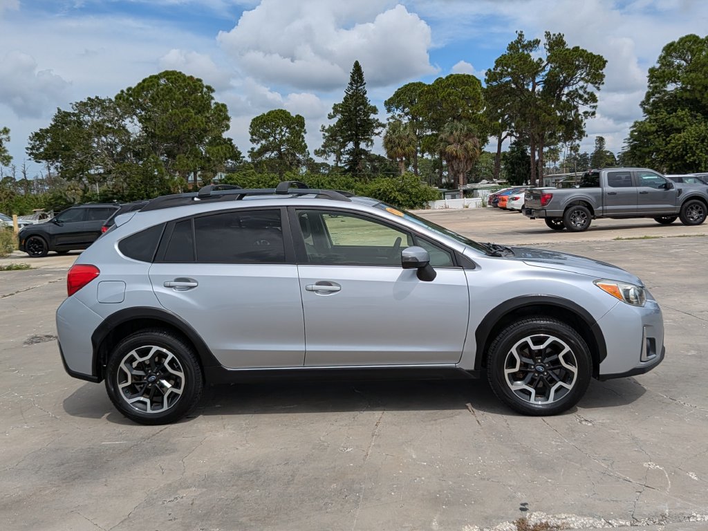 Used 2017 Subaru Crosstrek 2.0i Limited AWD/4WD image 9