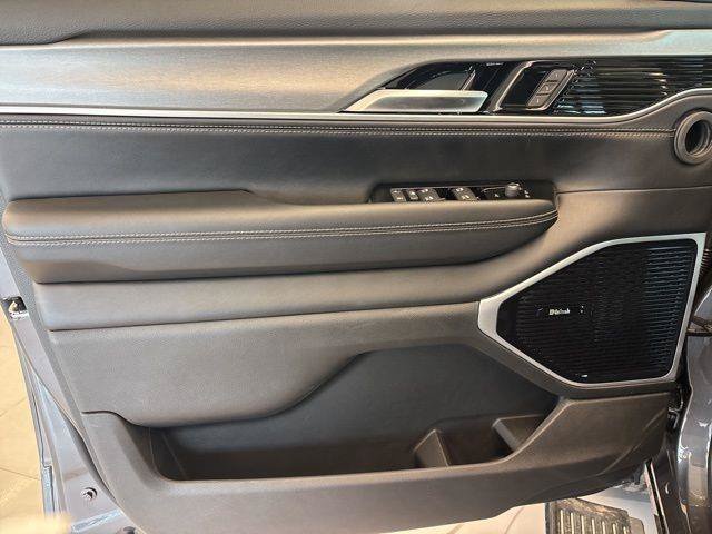 New 2026 Jeep Grand Wagoneer Limited w/ Premium Group II AWD/4WD image 10