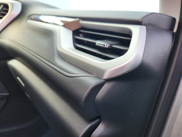 Used 2023 GMC Acadia SLE w/ Driver Convenience Package image 15