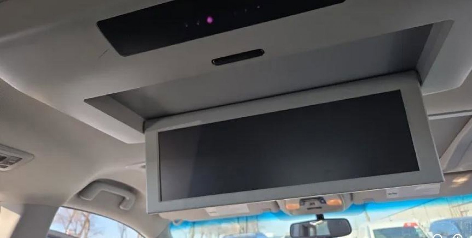 Used 2015 Toyota Sienna SE Premium image 9