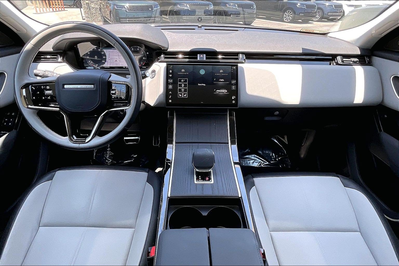Certified 2025 Land Rover Range Rover Velar Dynamic SE AWD/4WD image 15