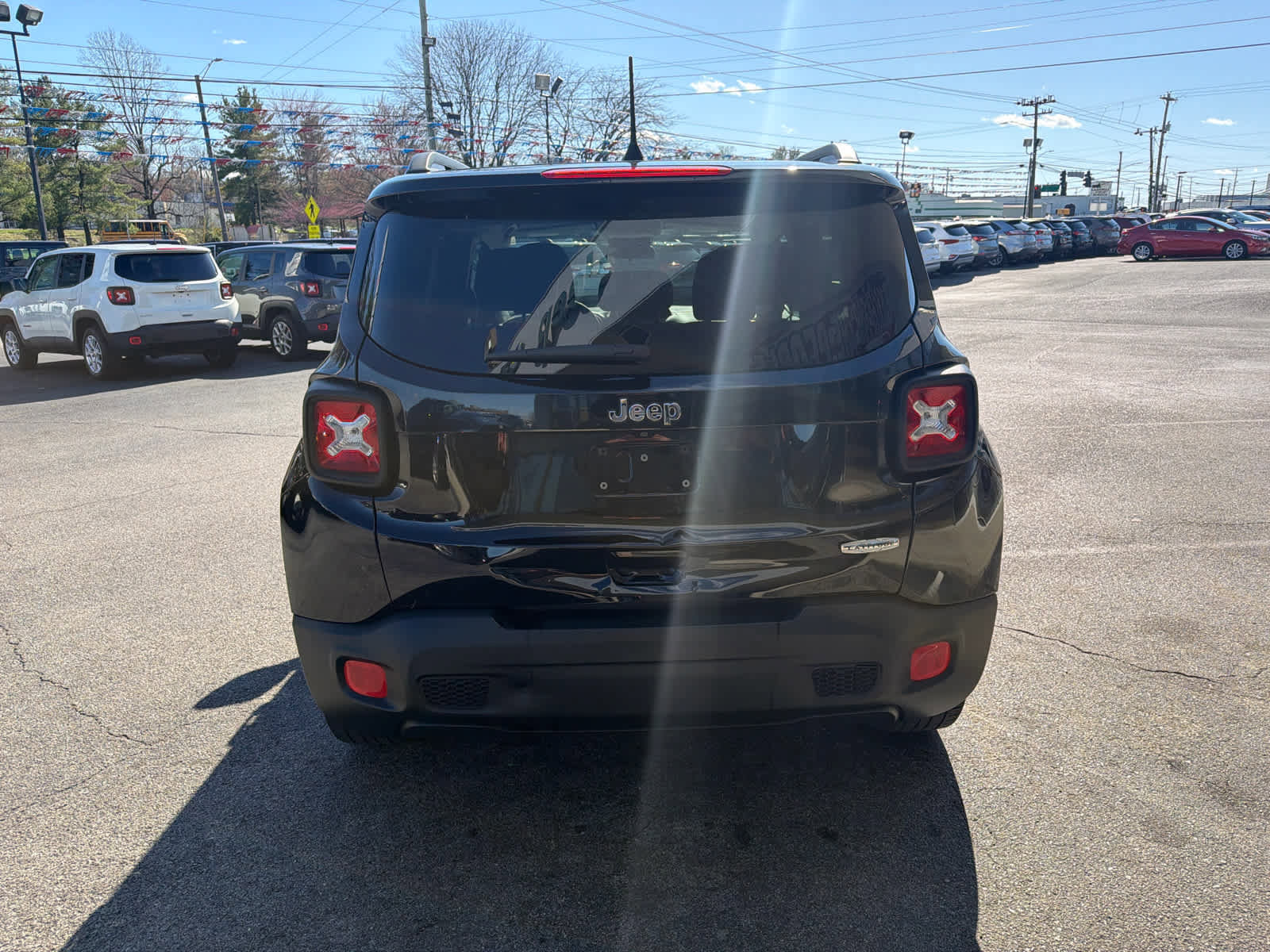 Used 2018 Jeep Renegade Latitude image 9