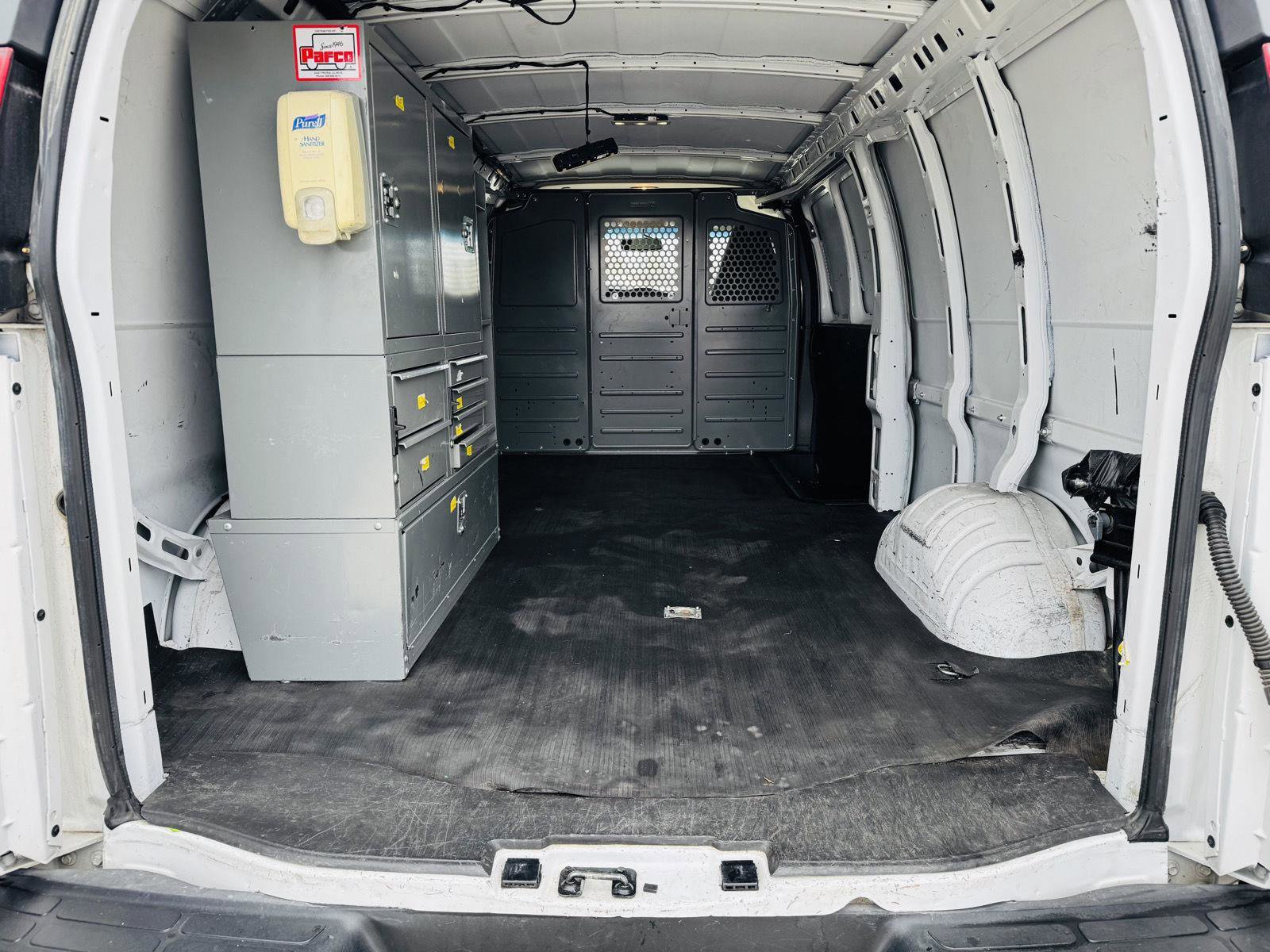 Used 2022 GMC Savana 2500 Extended w/ Driver Convenience Package image 17