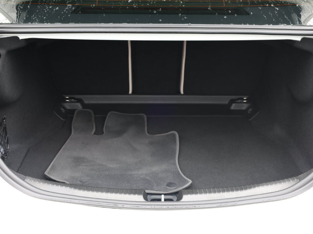 Used 2023 Mercedes-Benz C 300 Sedan image 8