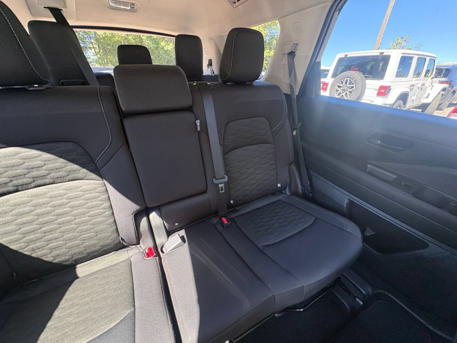 Used 2026 Nissan Pathfinder SV AWD/4WD image 37