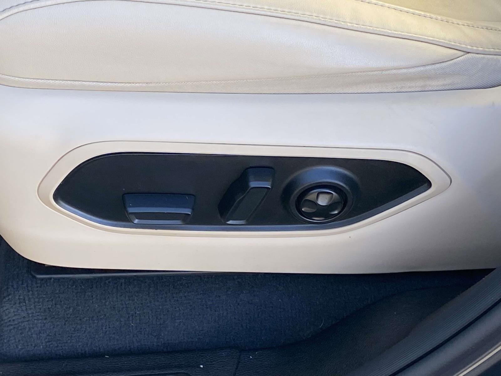 Used 2022 Jeep Grand Cherokee Limited image 15