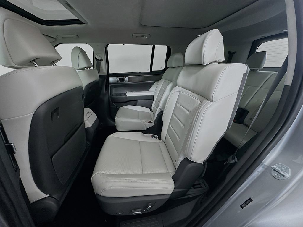 Certified 2025 Hyundai Santa Fe Calligraphy image 25