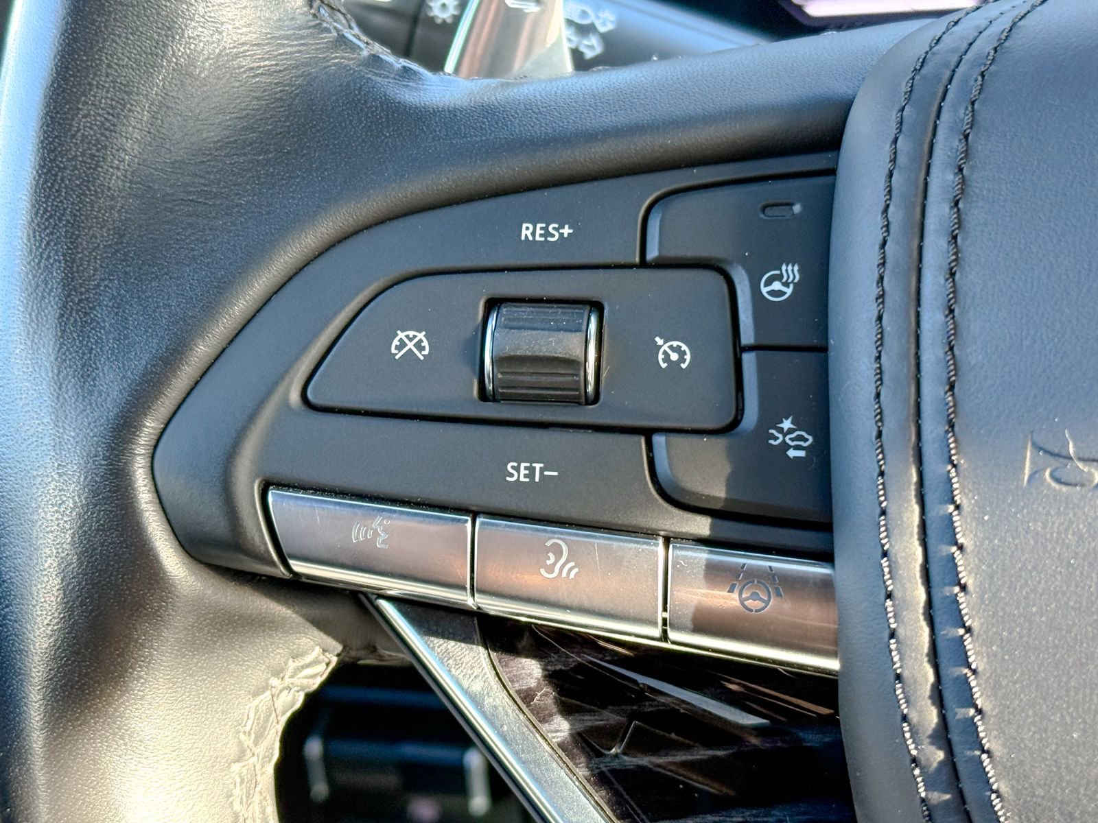 Used 2023 Cadillac Escalade V image 25