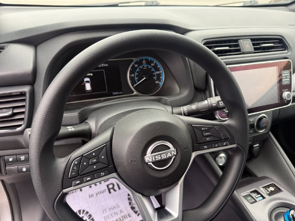 Used 2025 Nissan Leaf S FWD image 30