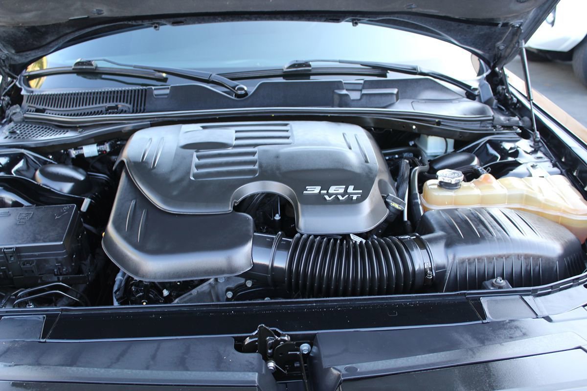 Used 2016 Dodge Challenger SXT image 26
