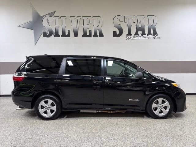 Used 2020 Toyota Sienna L FWD image 27