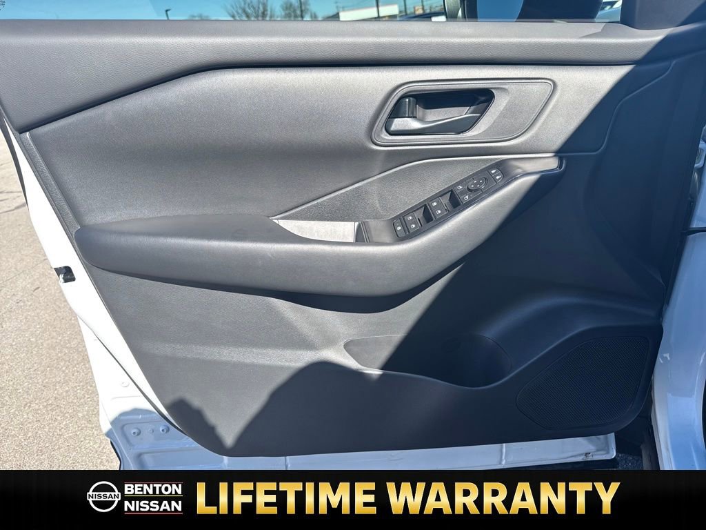 Certified 2025 Nissan Rogue S image 11