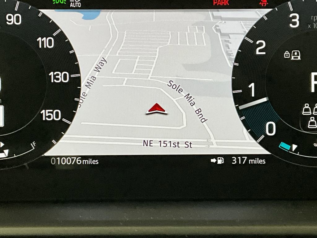 Certified 2025 Land Rover Discovery S image 17