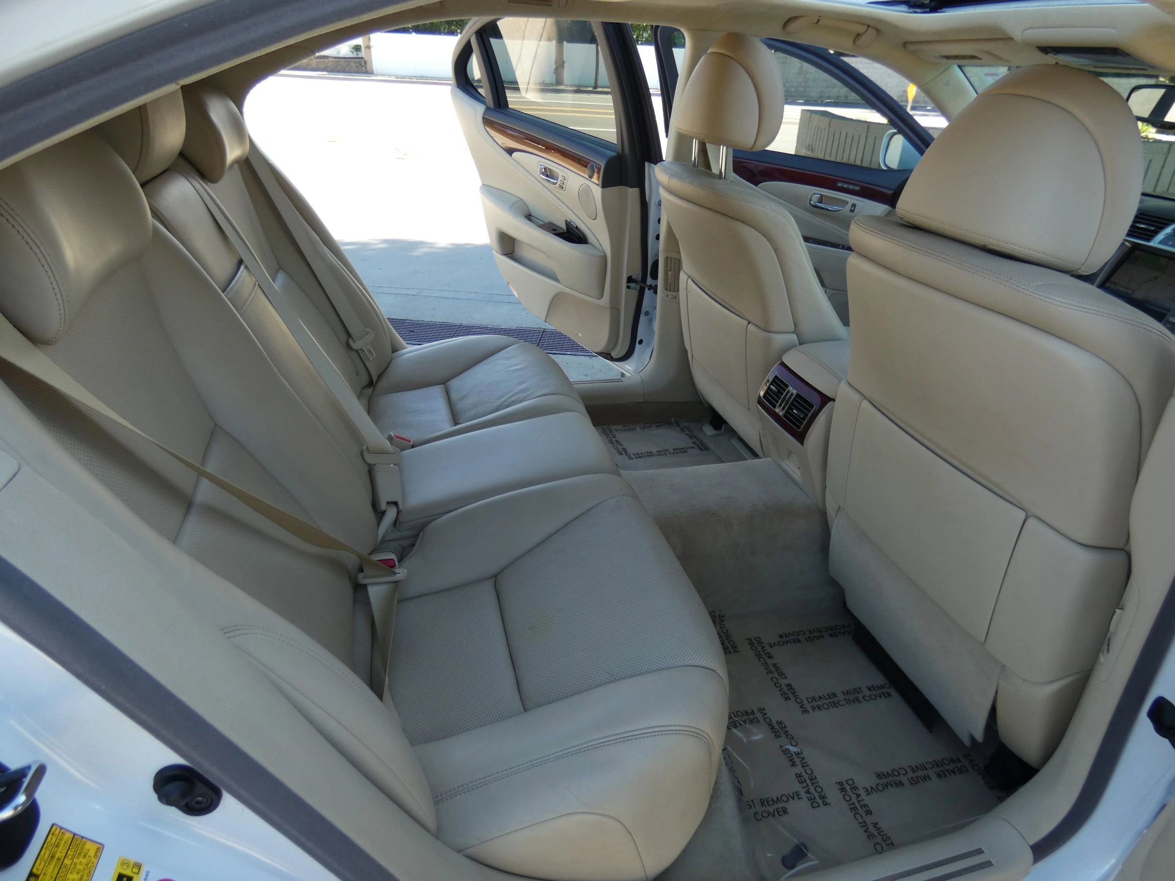 Used 2010 Lexus LS 460 L image 30