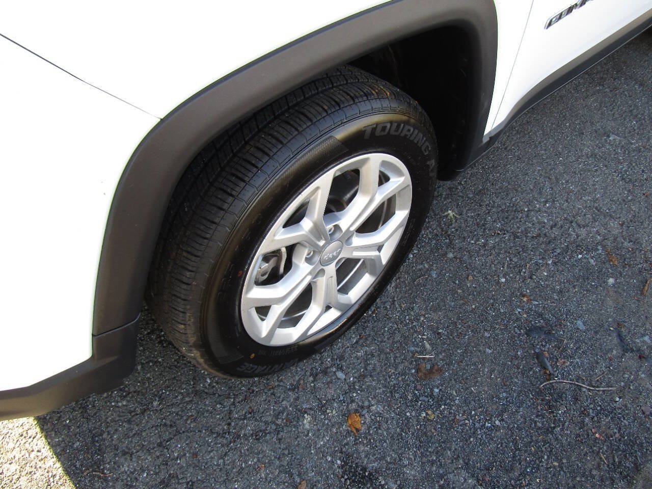 Used 2024 Jeep Compass Latitude AWD/4WD image 26