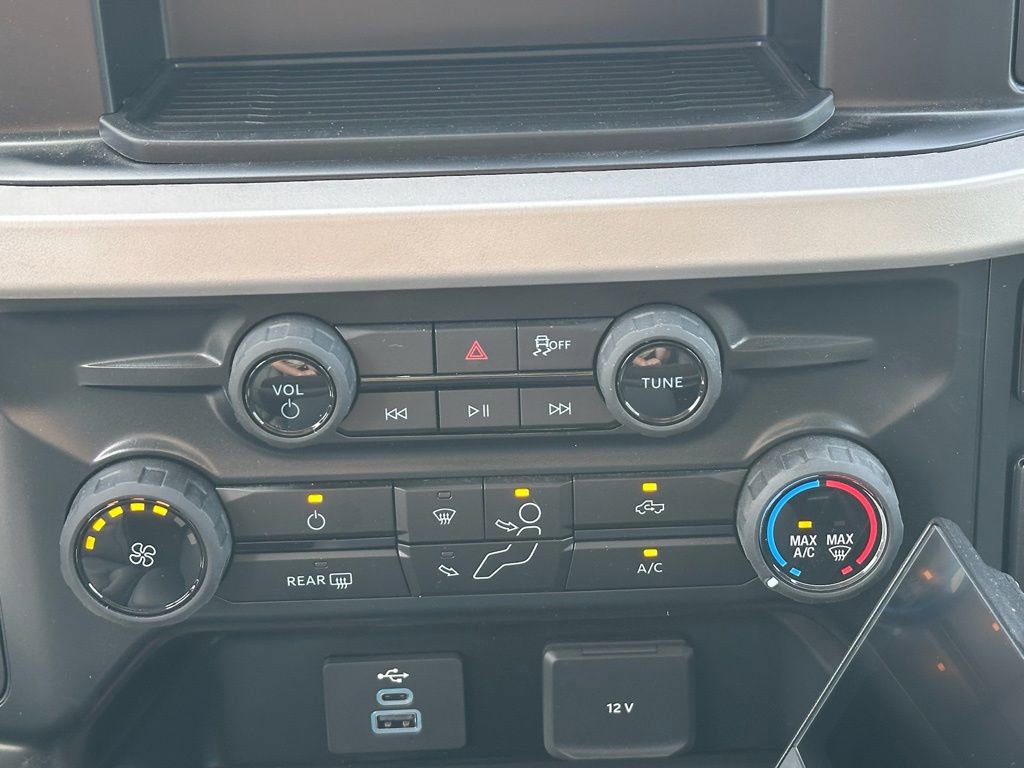 New 2025 Ford F550 4x4 Supercab Super Duty image 18