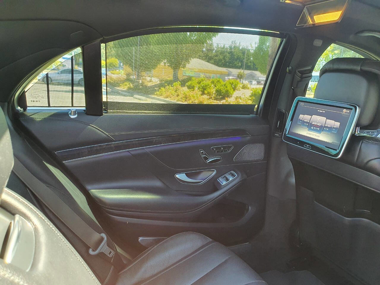 Used 2017 Mercedes-Benz S 550 4MATIC Sedan image 92