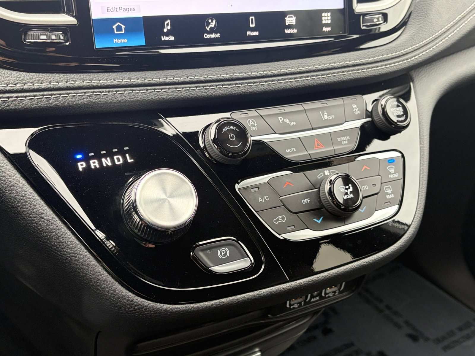 Used 2025 Chrysler Pacifica Select image 22