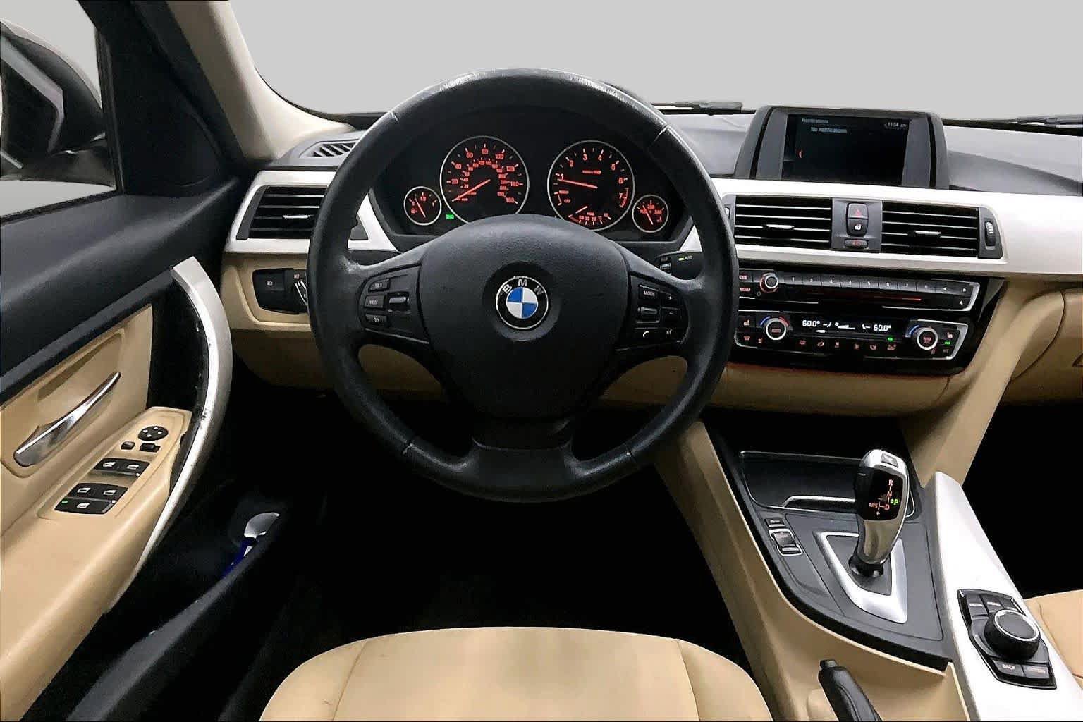 Used 2018 BMW 320i Sedan RWD image 6