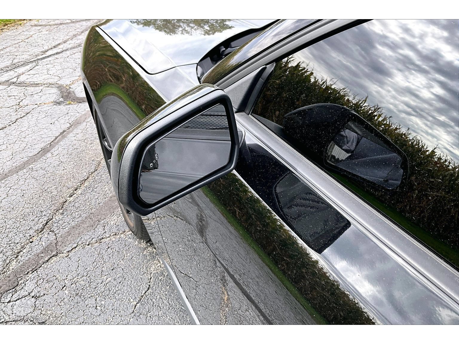 Used 2024 Ford Mustang GT RWD image 31