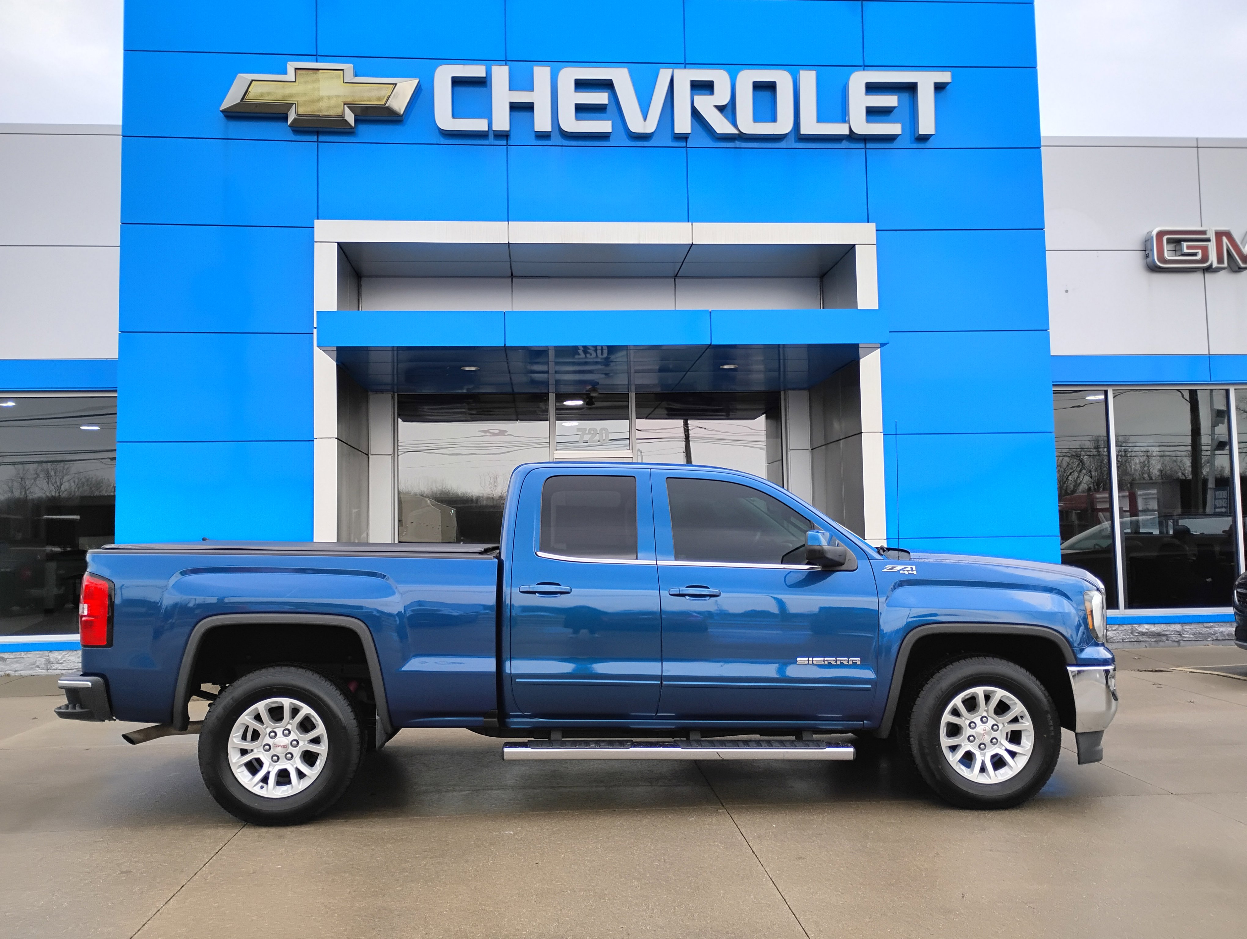Used 2017 GMC Sierra 1500 SLE w/ SLE Value Package image 33