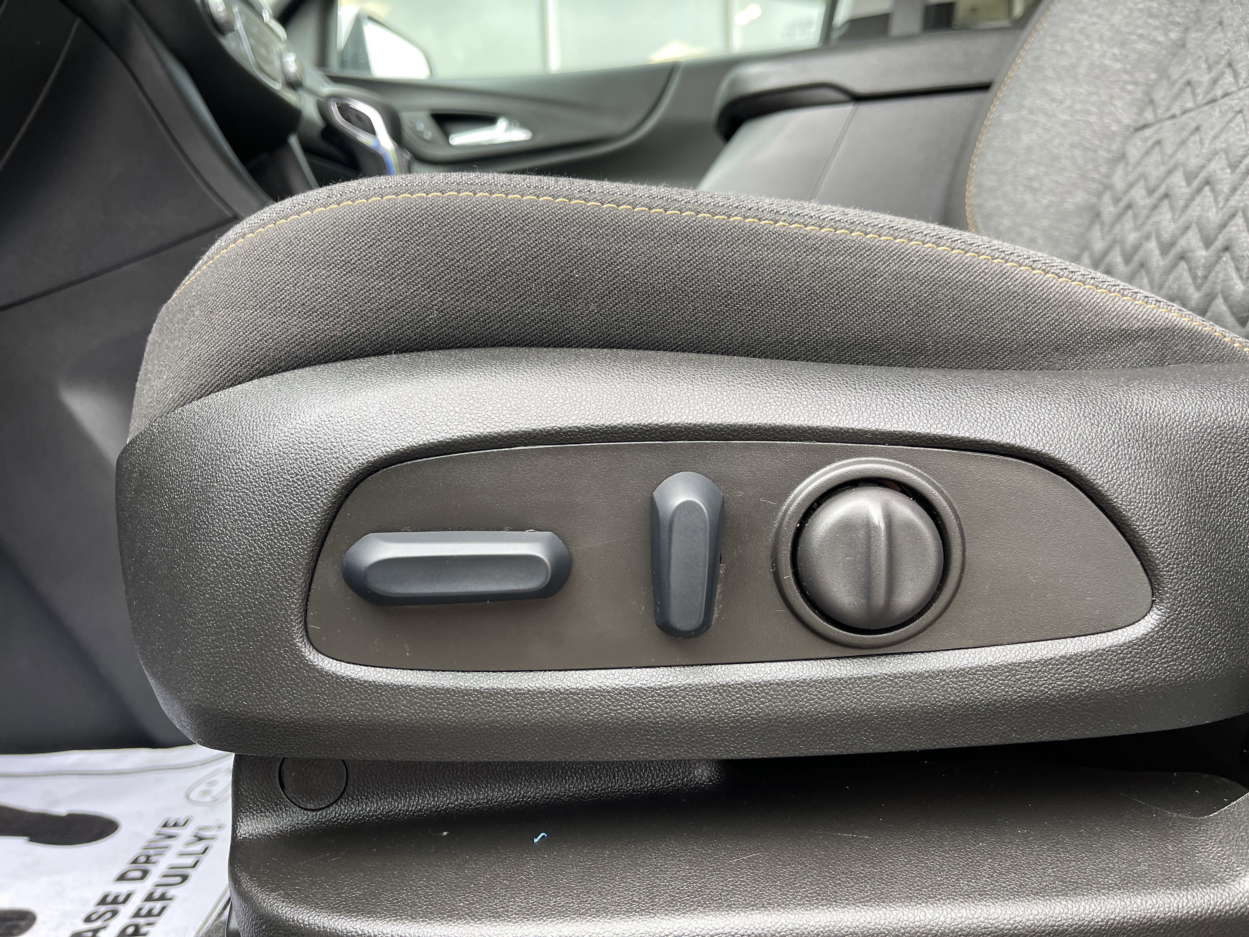 Used 2023 Chevrolet Equinox LT image 17