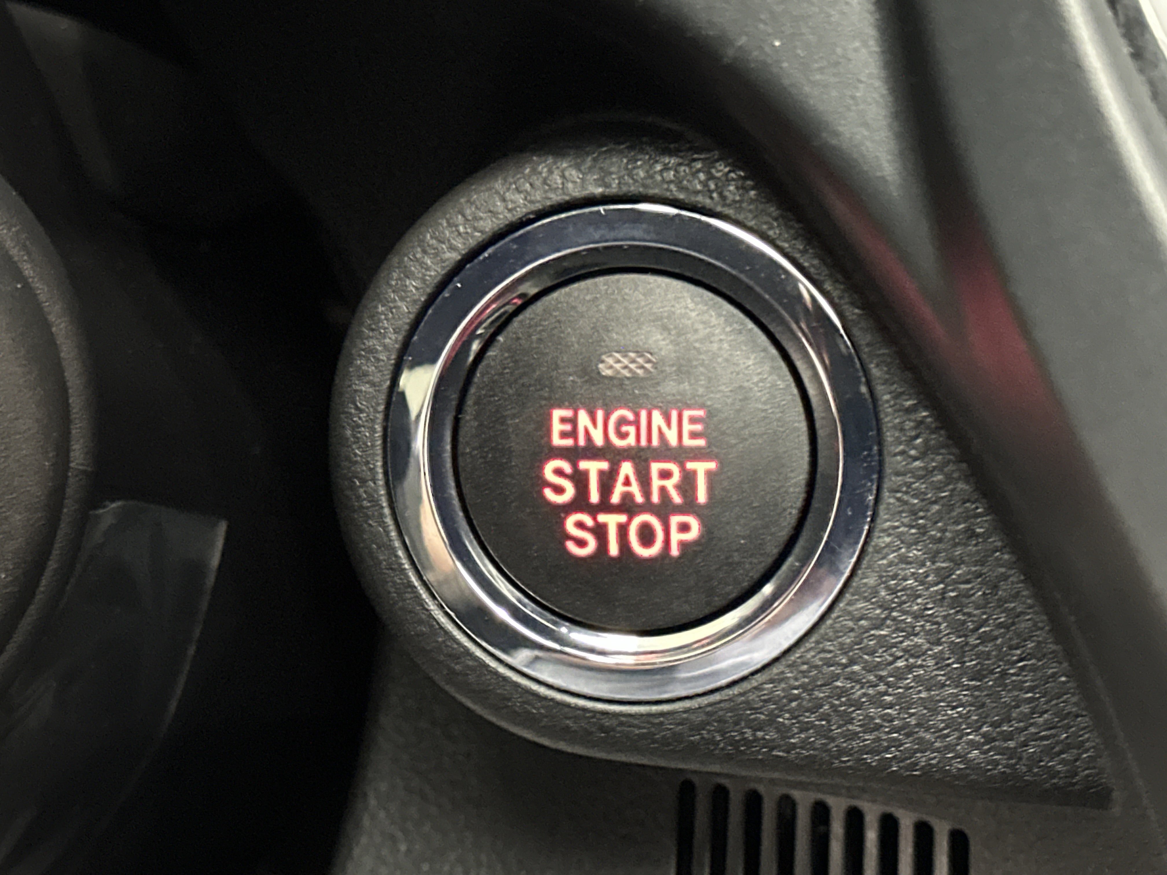 Used 2025 Subaru Forester Touring image 32