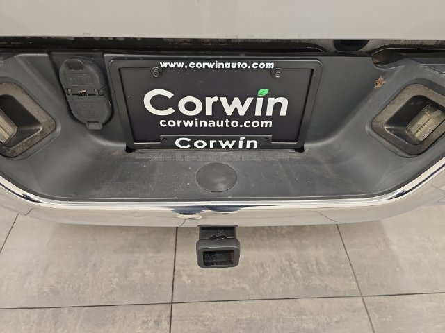 Used 2017 RAM 1500 Classic SLT RWD image 16