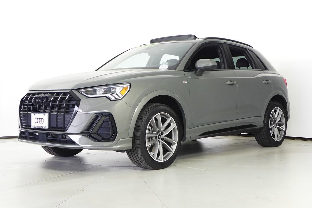 Used 2025 Audi Q3 2.0T Premium w/ Convenience Package AWD/4WD image 2