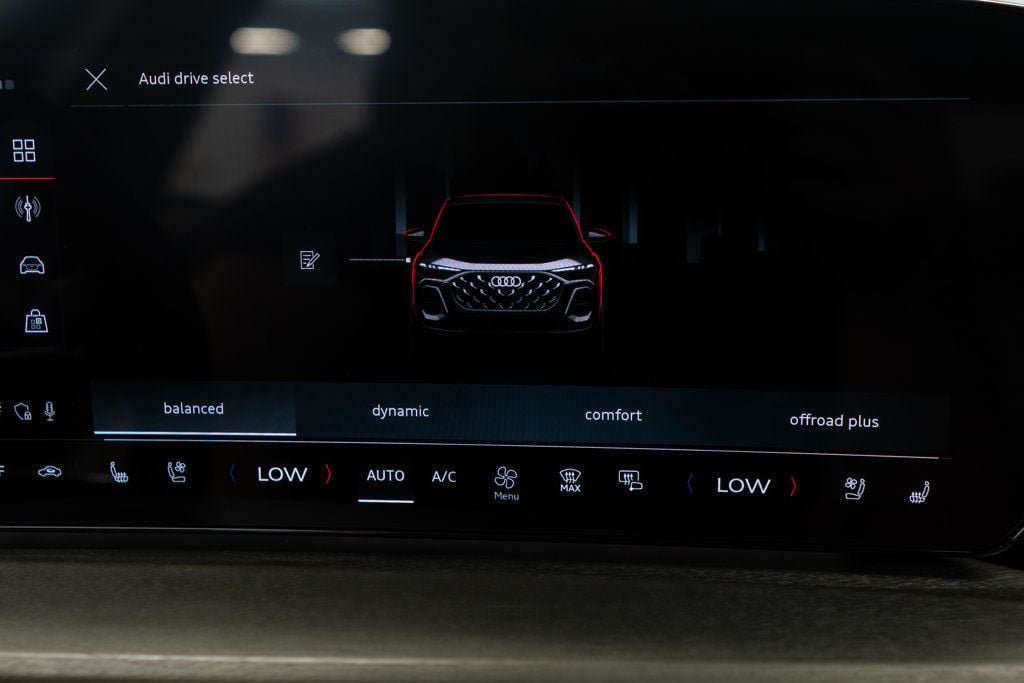 Used 2025 Audi Q5 Premium Plus AWD/4WD image 32