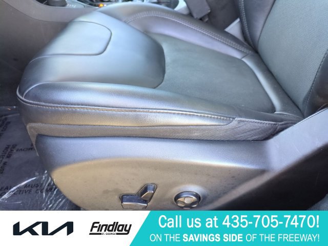 Used 2021 Jeep Cherokee Latitude Plus AWD/4WD image 17