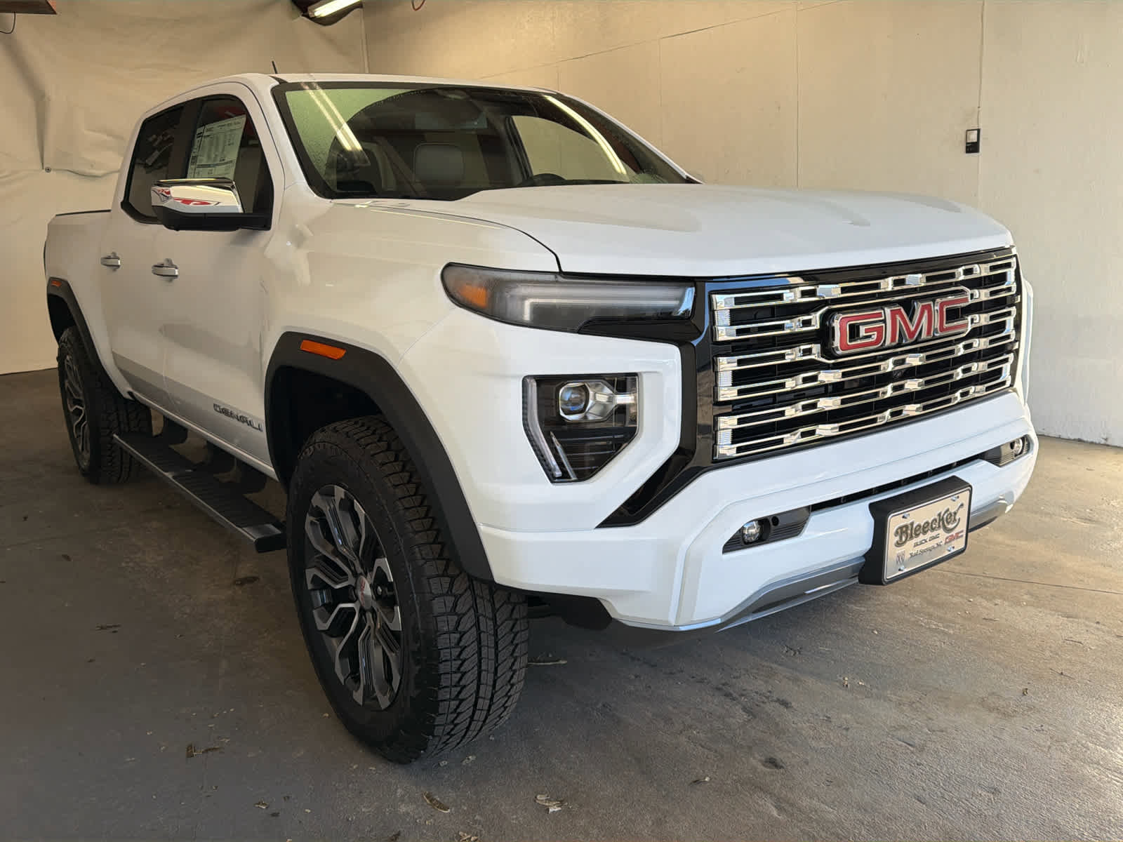 New 2026 GMC Canyon Denali image 4