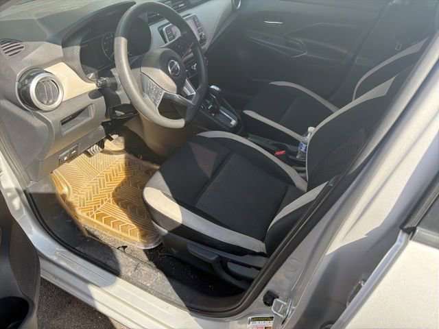 Used 2020 Nissan Versa SV image 4