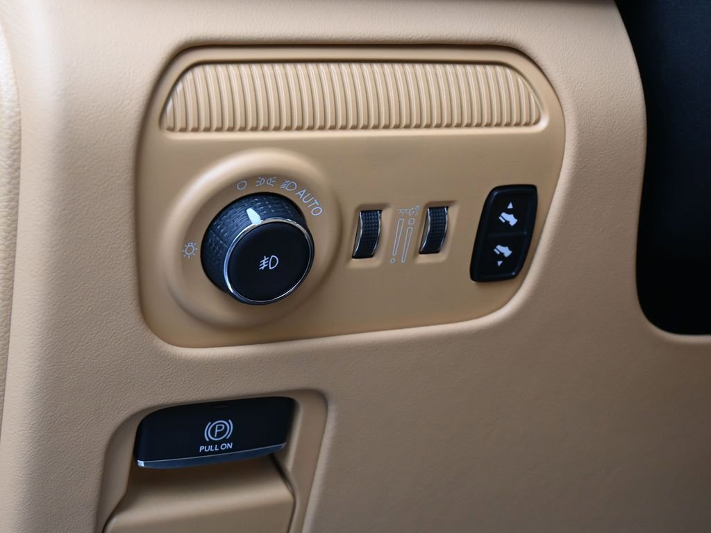 Used 2024 Jeep Grand Wagoneer Series III w/ Quick Order Packagew 28T image 18