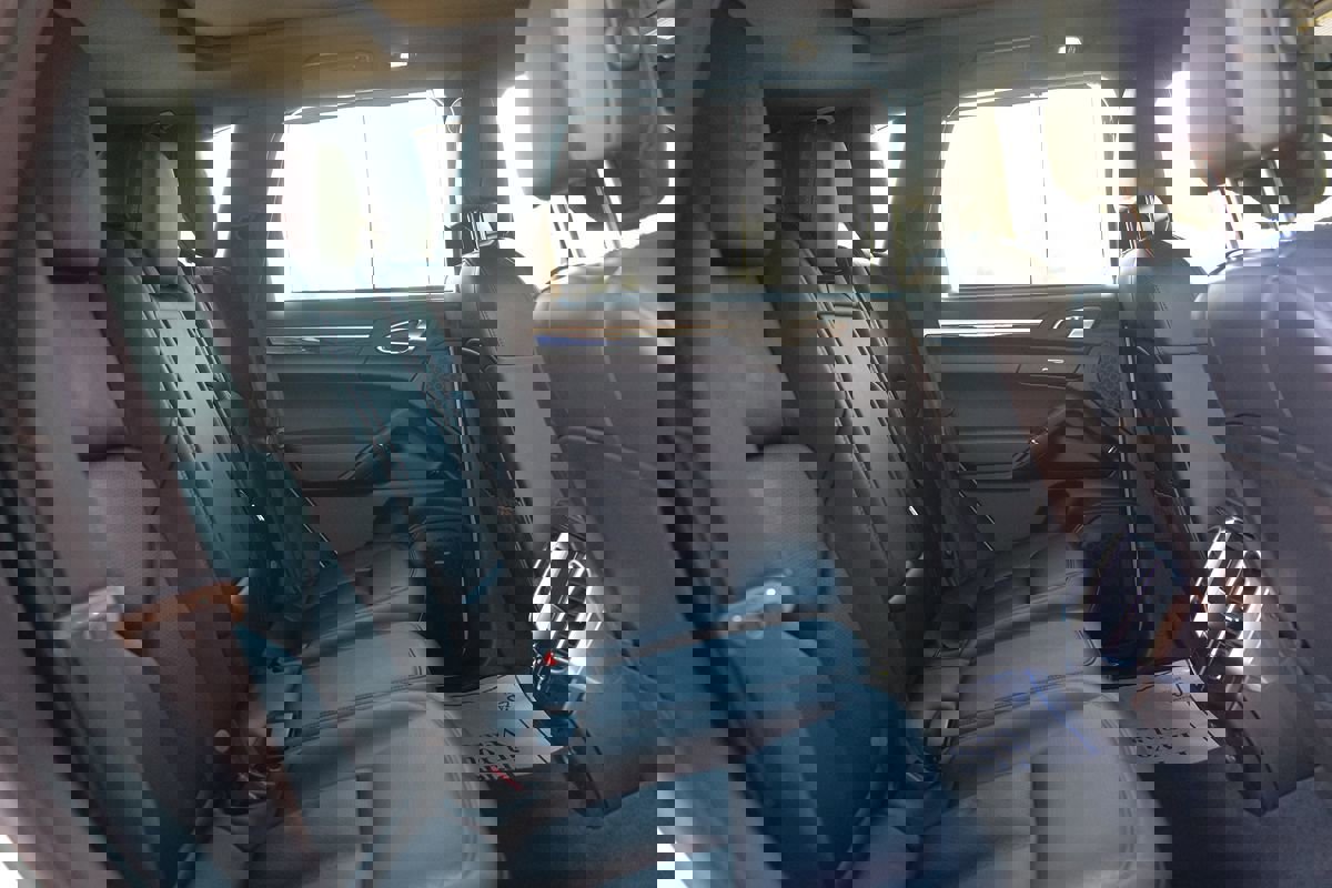 Used 2017 Porsche Cayenne S image 32