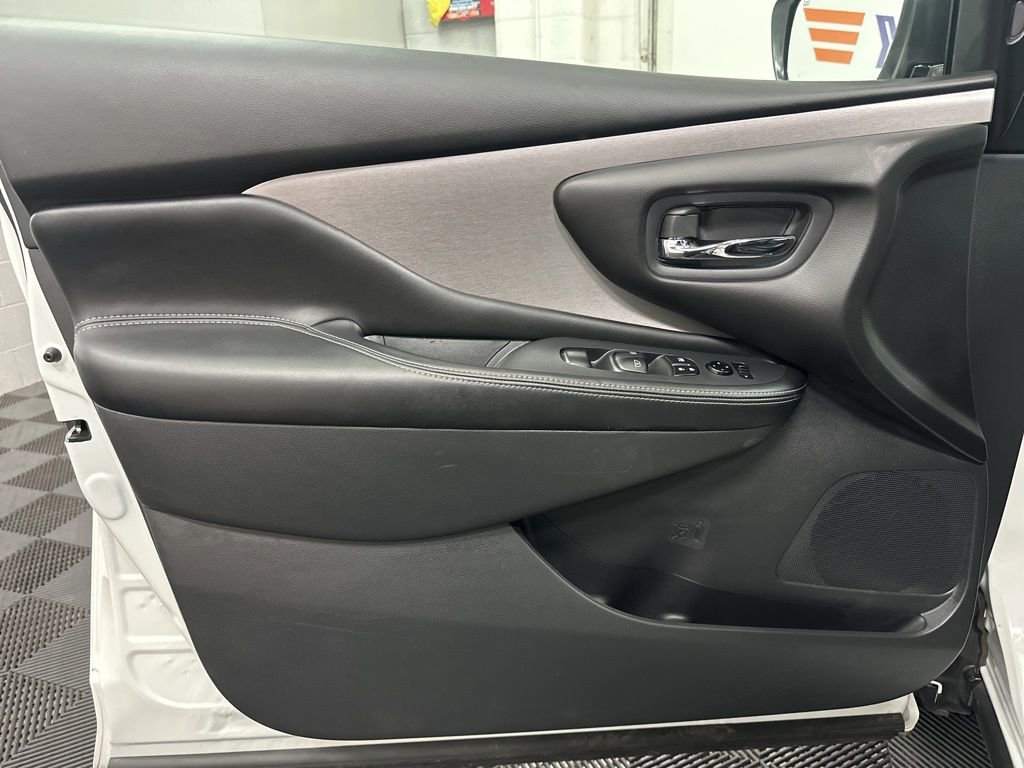 Used 2024 Nissan Murano SV w/ SV Midnight Edition Package AWD/4WD image 17