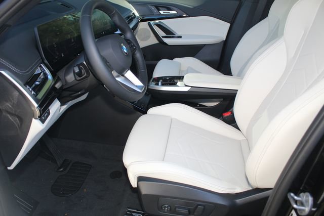 Used 2026 BMW X1 xDrive28i w/ Technology Package image 18