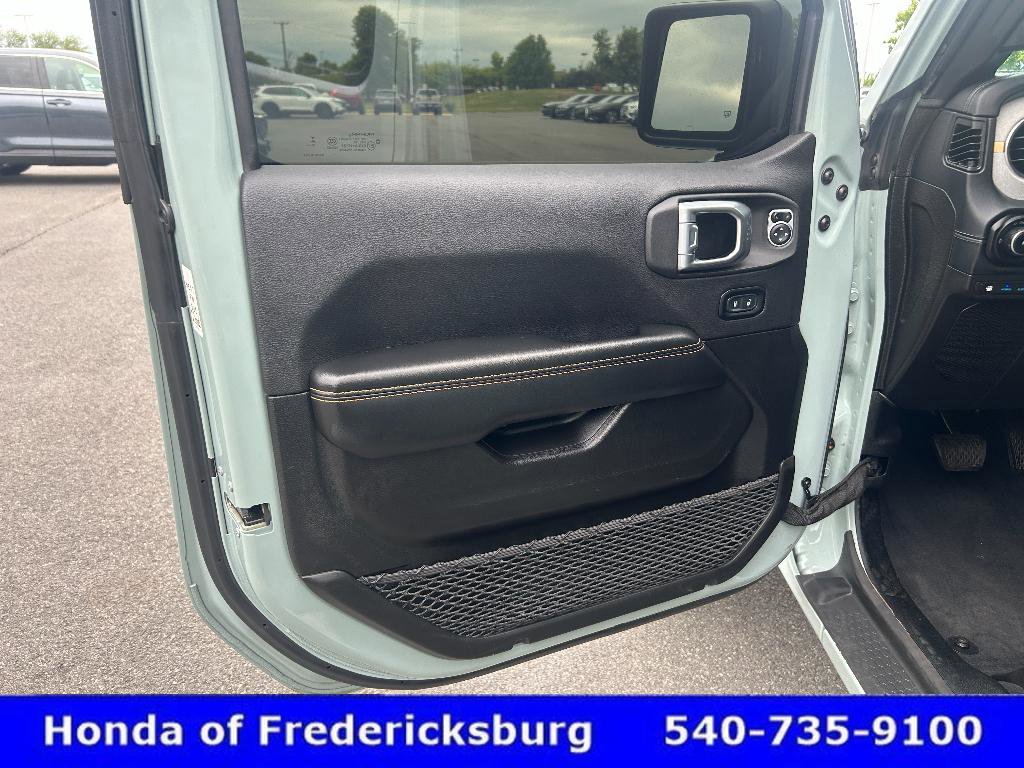 Used 2024 Jeep Wrangler Sahara AWD/4WD image 10