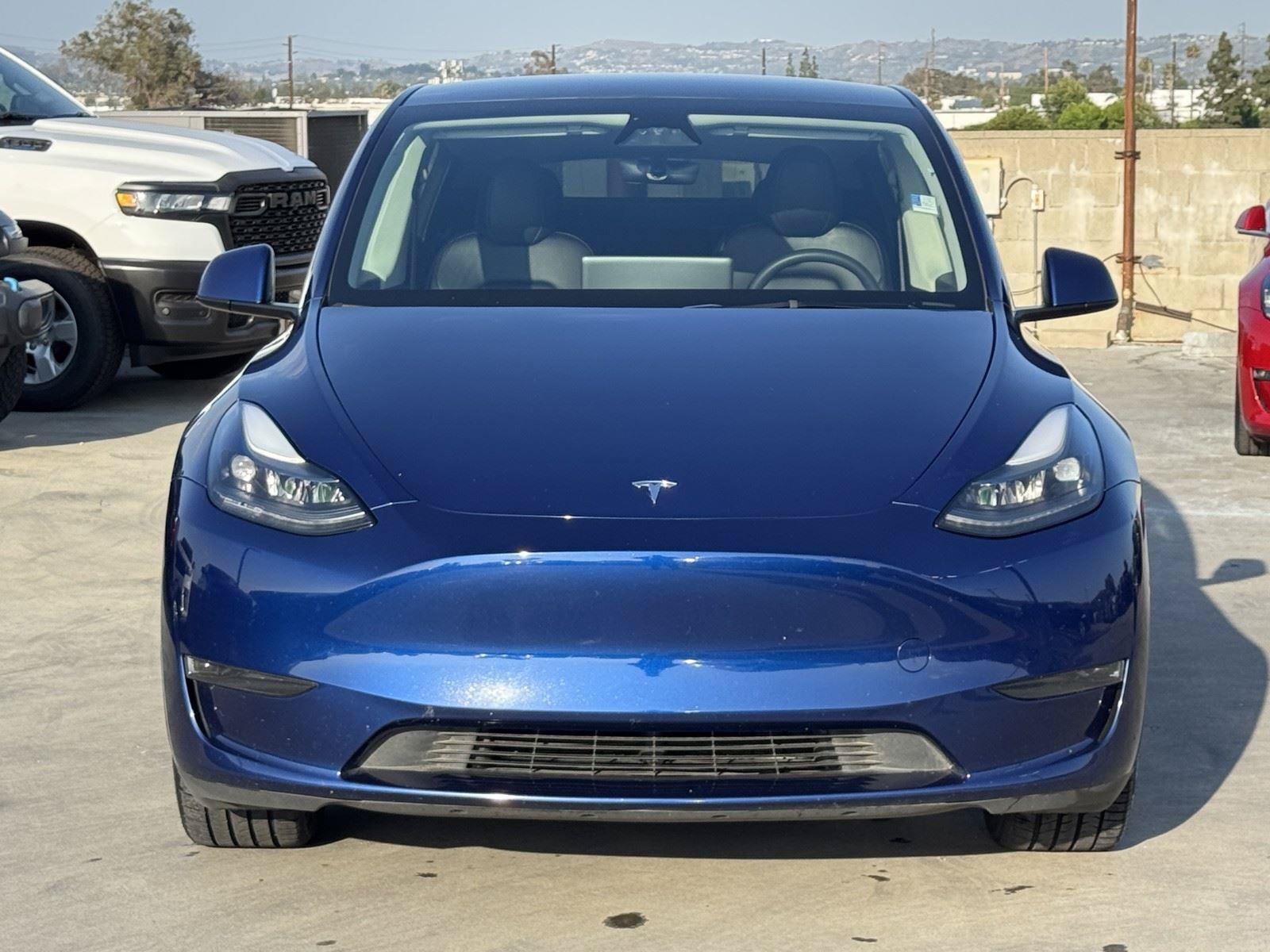 Used 2024 Tesla Model Y Long Range RWD image 2