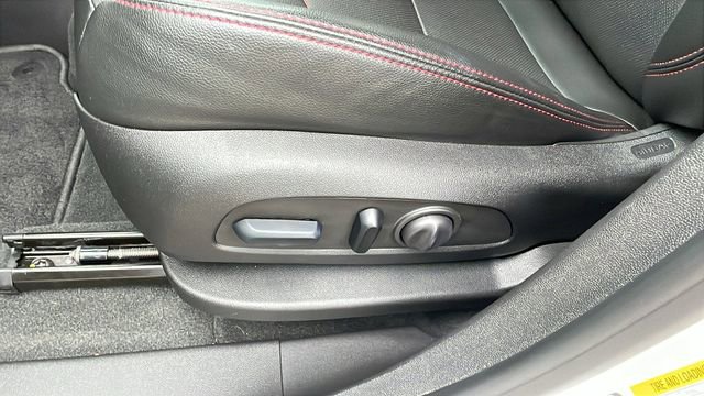 Used 2024 Chevrolet Equinox RS w/ RS Leather Package image 30