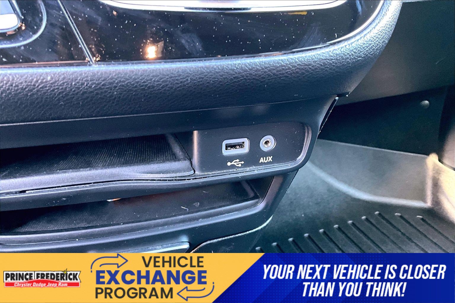 Used 2018 Chrysler Pacifica Touring-L w/ Premium Audio Group FWD image 28