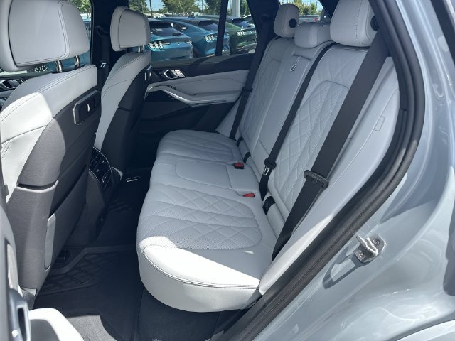 Used 2025 BMW X5 sDrive40i w/ M Sport Package RWD image 23