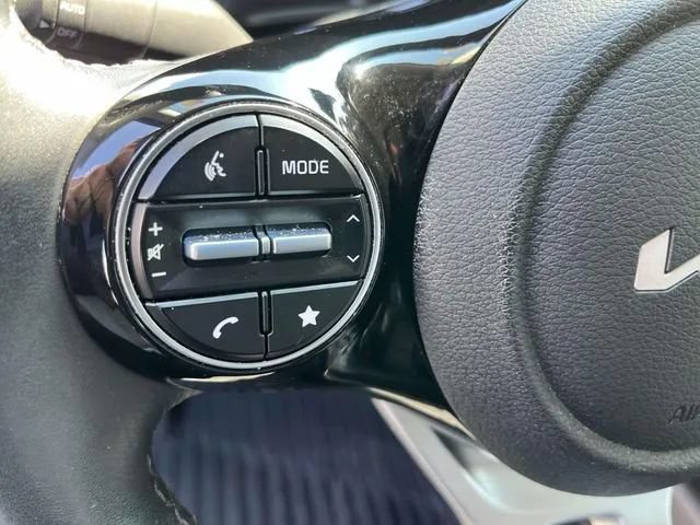 Used 2025 Kia Soul EX FWD image 33