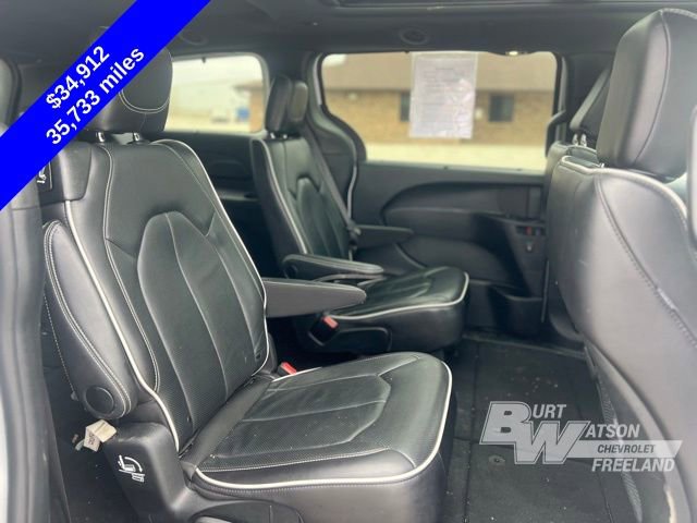 Used 2025 Chrysler Pacifica Limited image 28