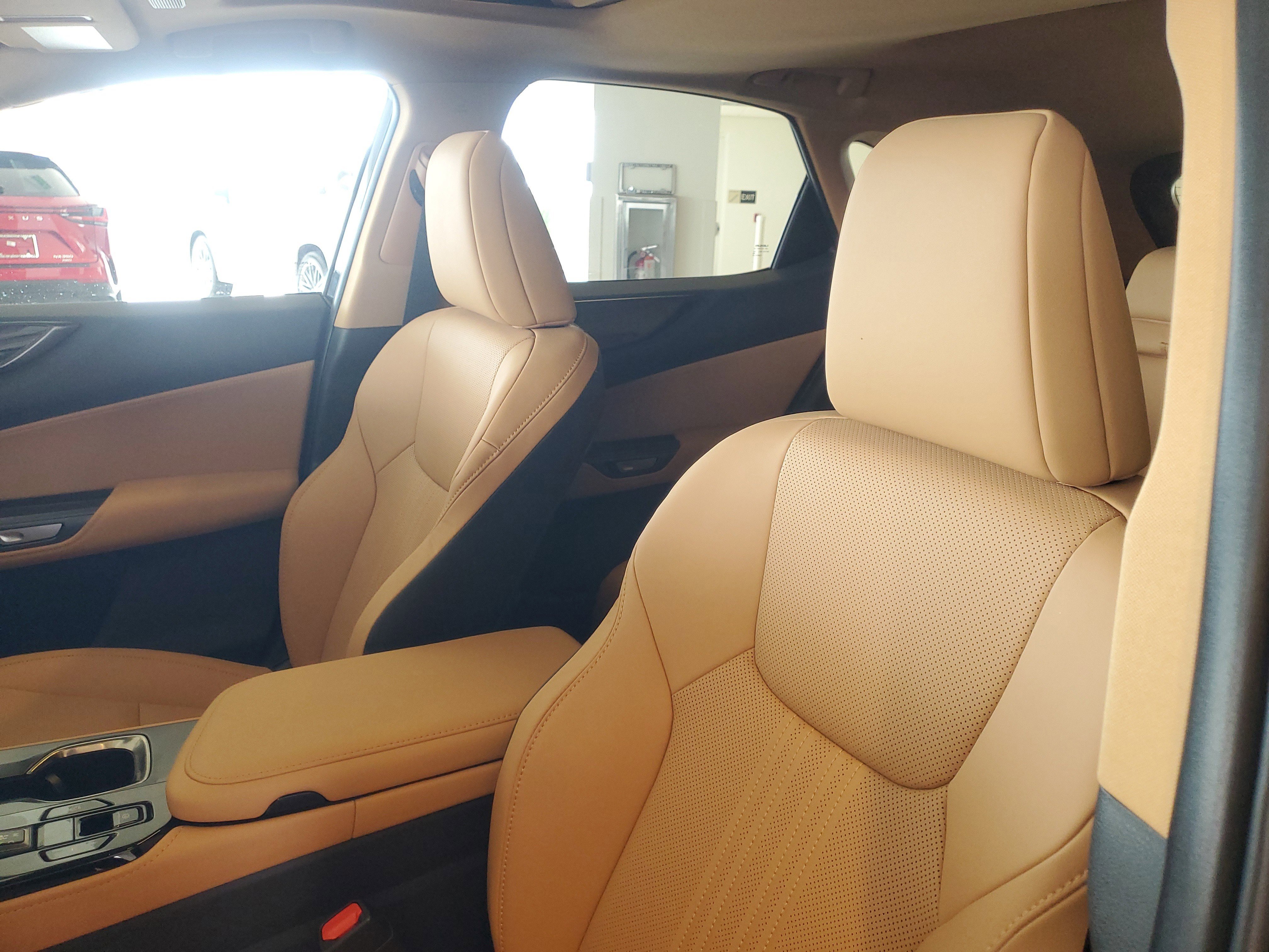 Used 2025 Lexus NX 250 FWD w/ Accessory Package (Z1) image 21