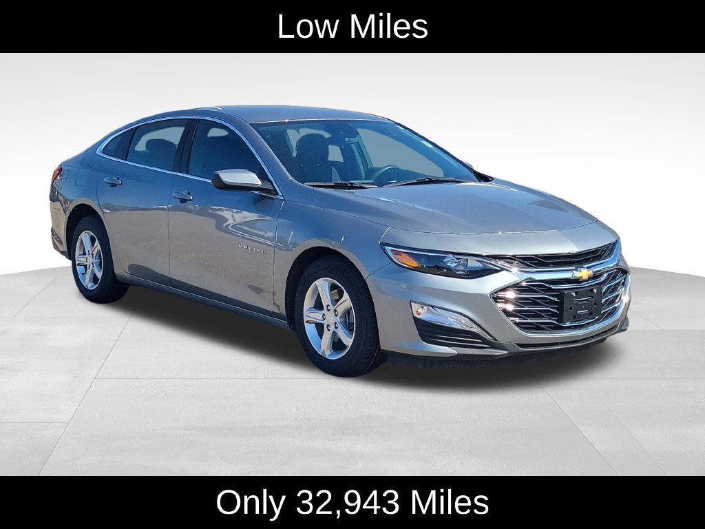 Used 2024 Chevrolet Malibu LS FWD image 2