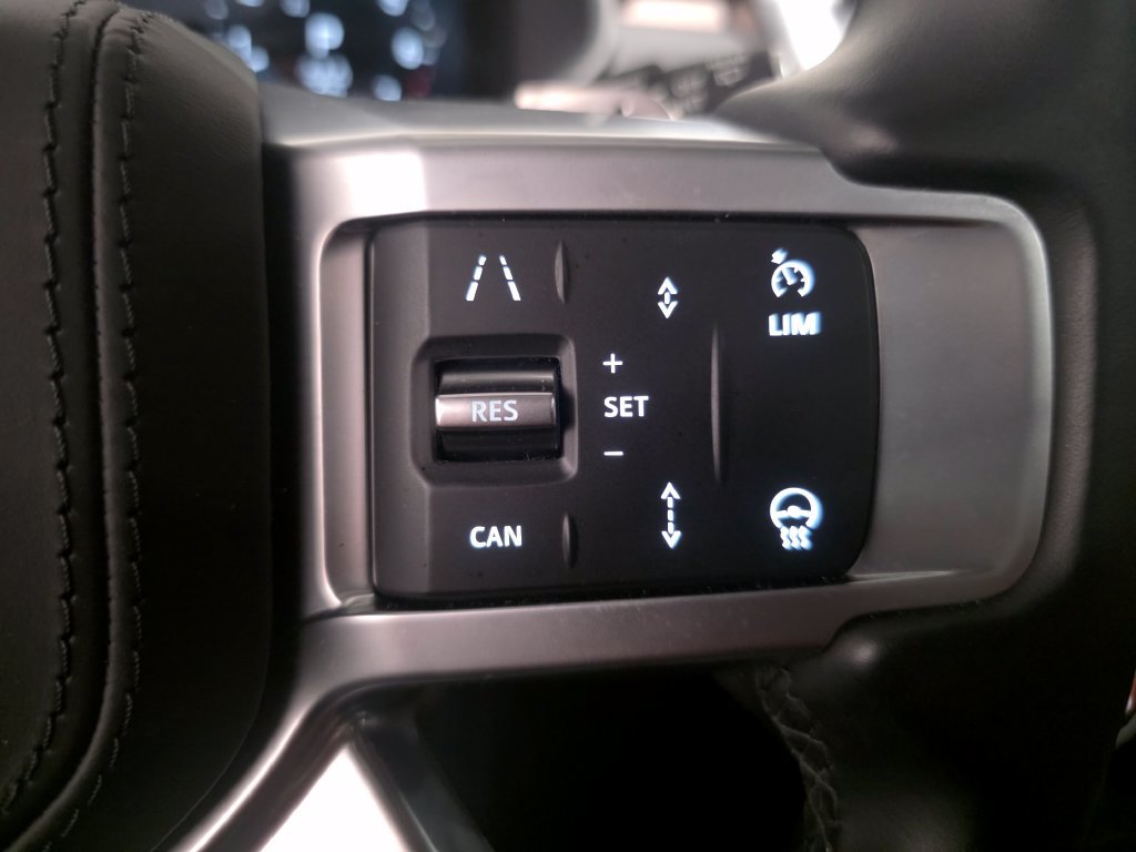 Certified 2025 Land Rover Discovery Dynamic SE AWD/4WD image 22