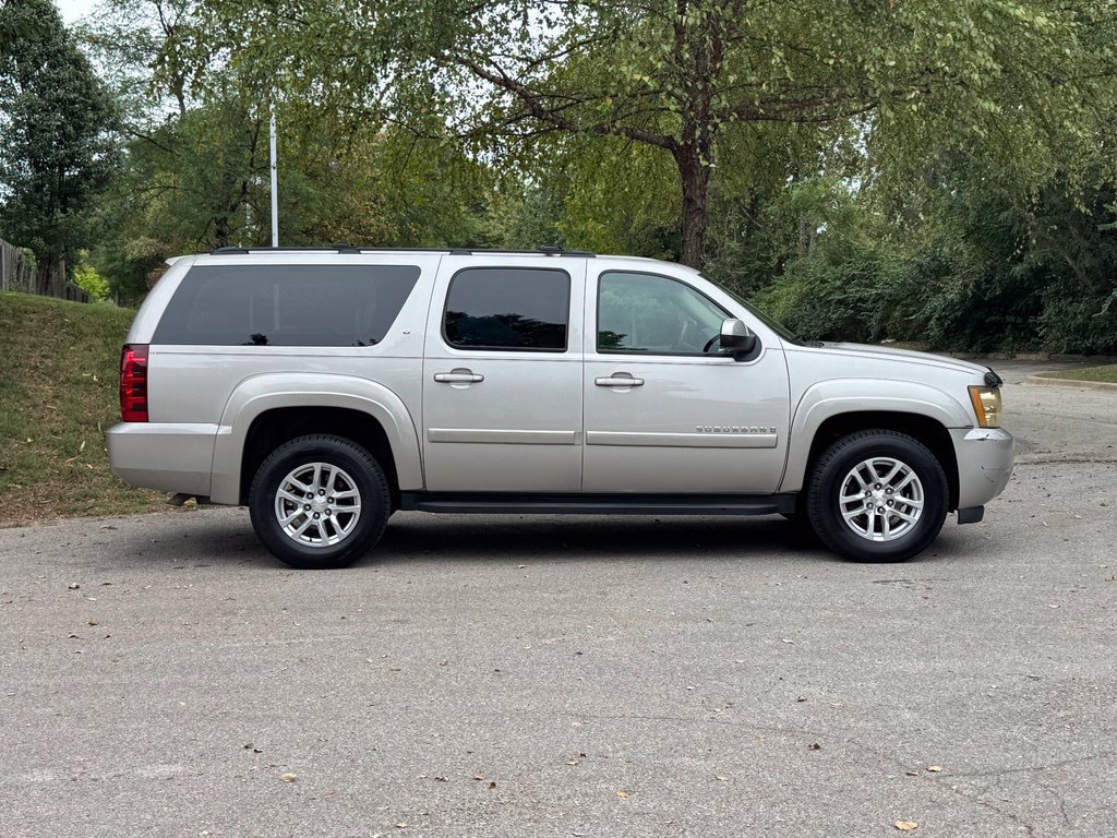 Used 2009 Chevrolet Suburban LT AWD/4WD image 4
