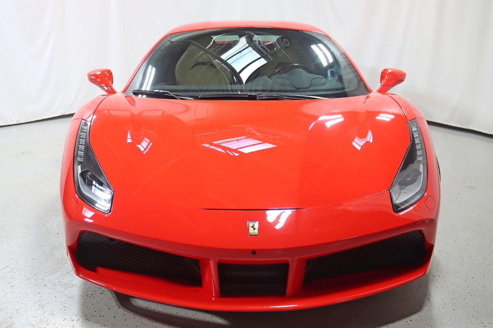 Used 2018 Ferrari 488 GTB image 9