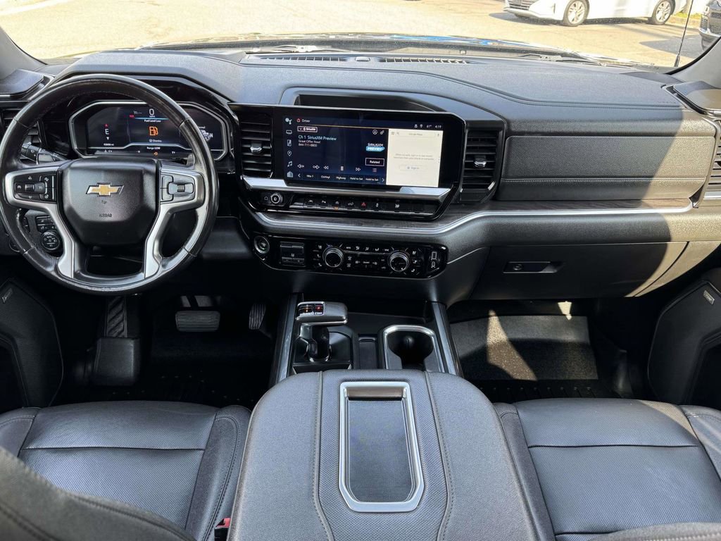 Used 2022 Chevrolet Silverado 1500 LTZ AWD/4WD image 3